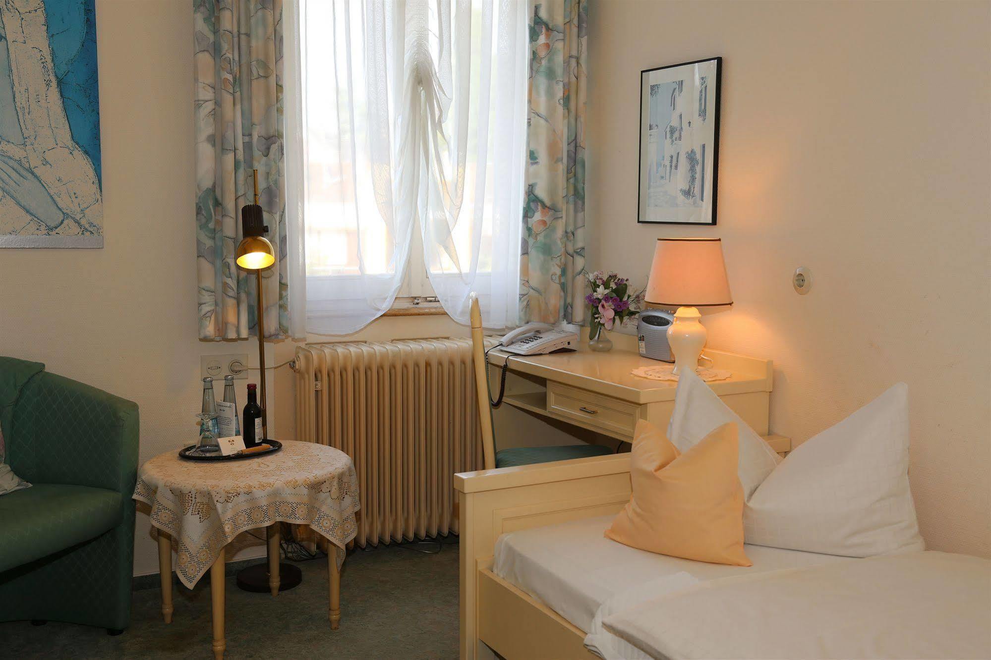 Hotel Eberhardt-Burghardt Badenweiler Buitenkant foto